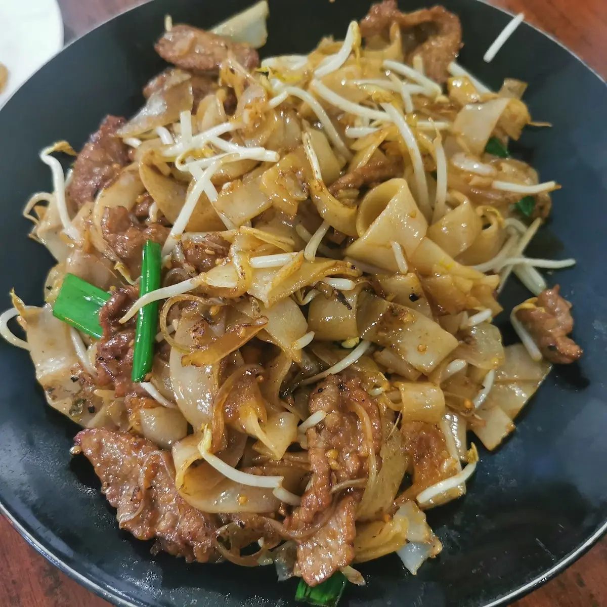 Wide Rice Noodle and Beef Chow Fun 干炒牛河